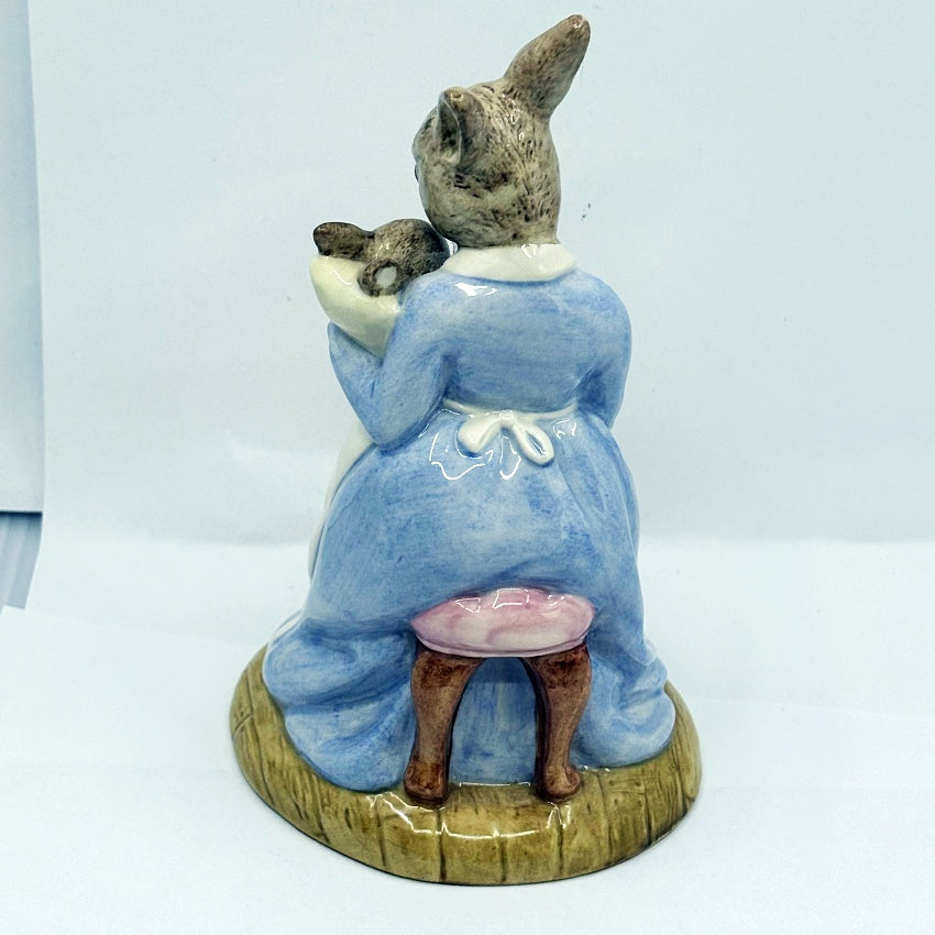 Royal Doulton Bunnykins Mother & Baby DB226