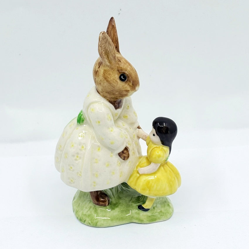 Royal Doulton Bunnykins Dollie Playtime DB80-Holmes