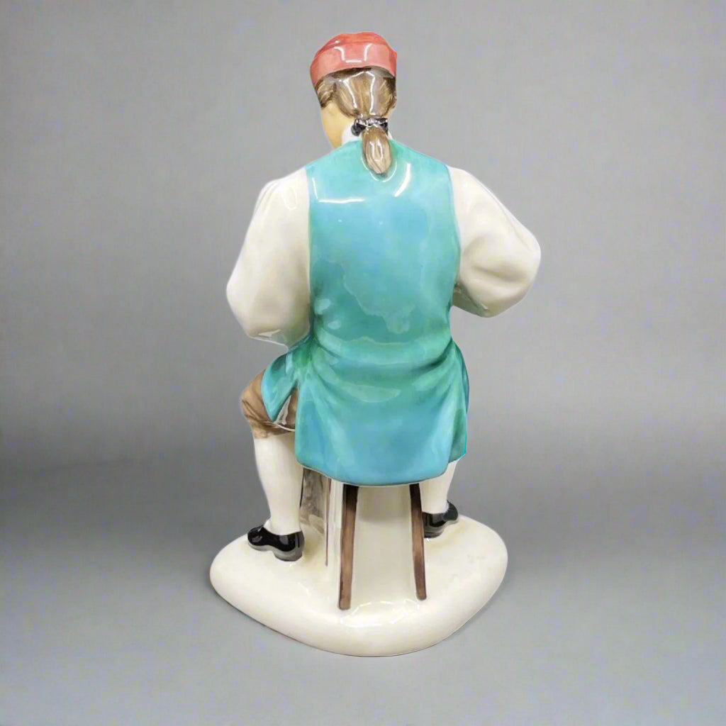 Royal Doulton Figurine Silversmith from Williamsburg HN2208 - William Cross