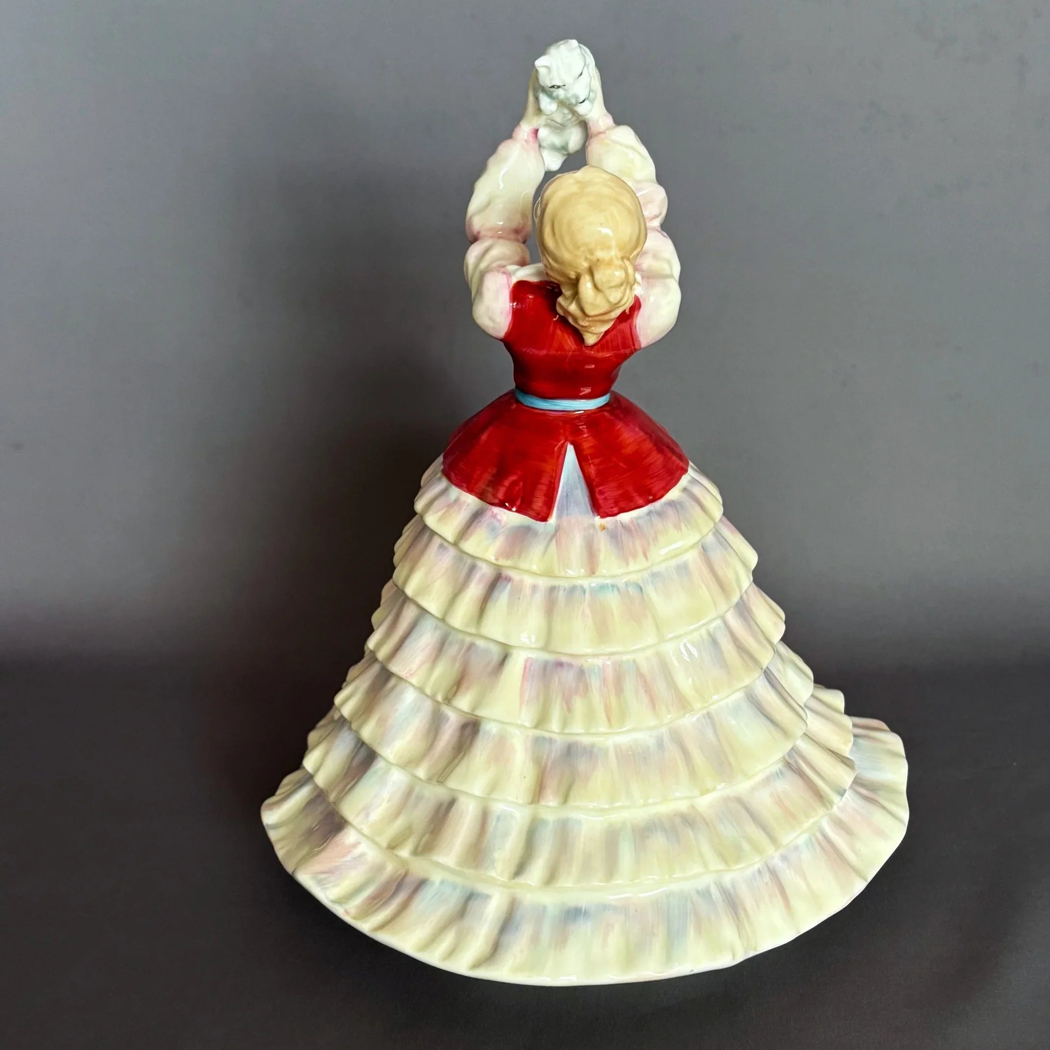 Royal Doulton Figurine Susan HN3050 - William Cross