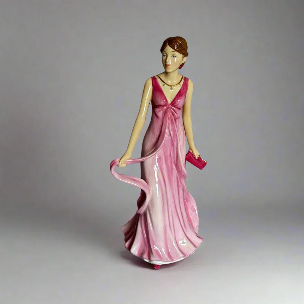 Royal Doulton Figurine Julia HN5664 - William Cross