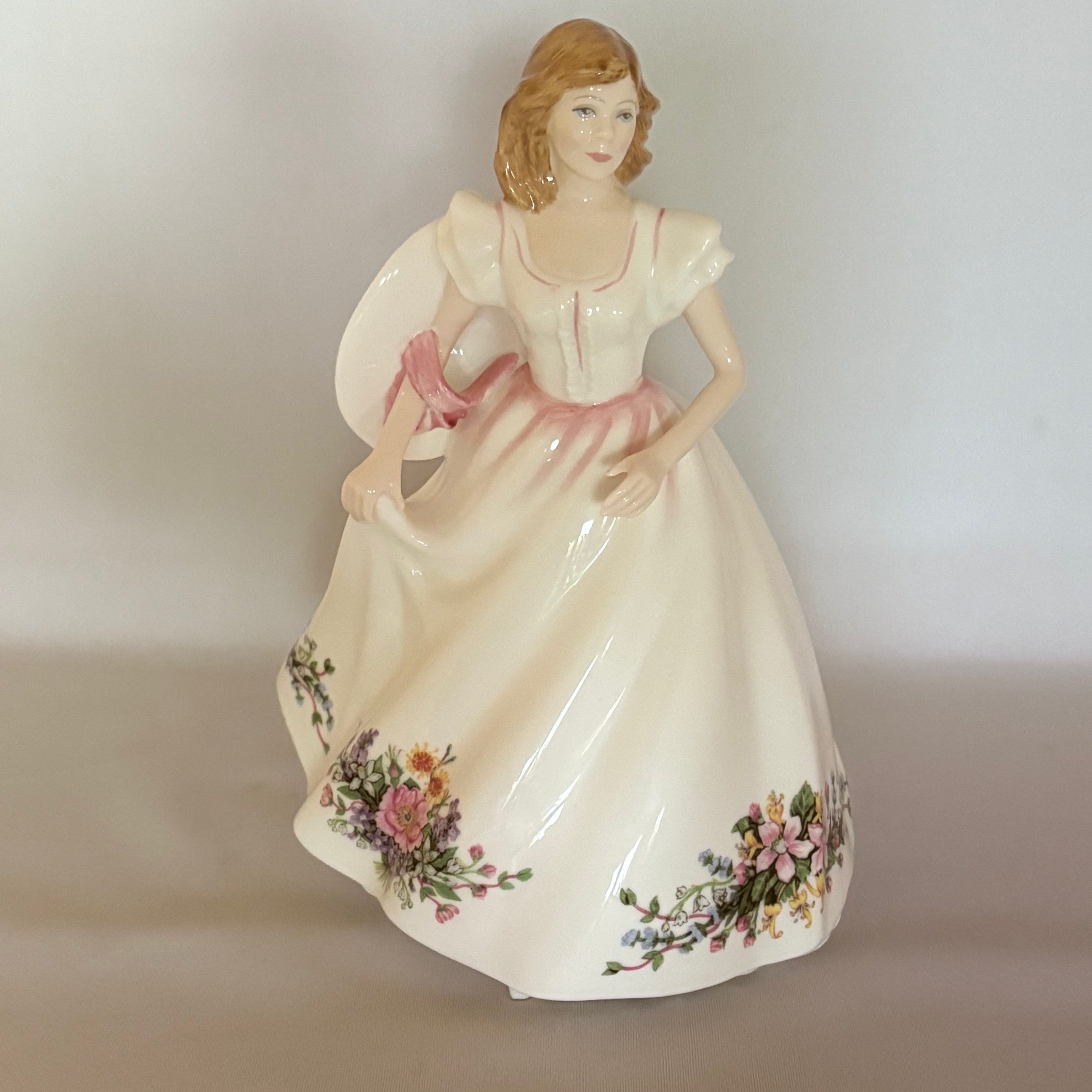 Royal Doulton Figurine Joanne HN3422 - William Cross