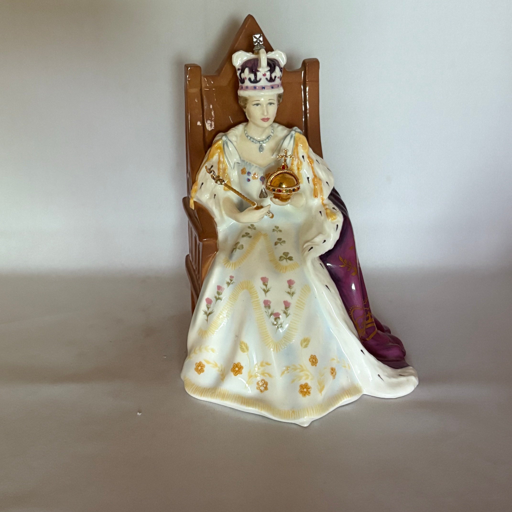 Royal Doulton Figurine Queen Elizabeth II, Coronation HN4476 - William Cross