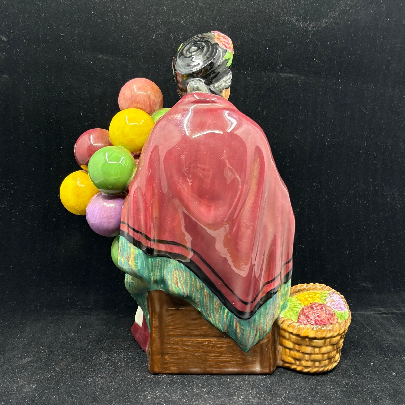 Royal Doulton Figurine Old Balloon Seller HN3737 - William Cross