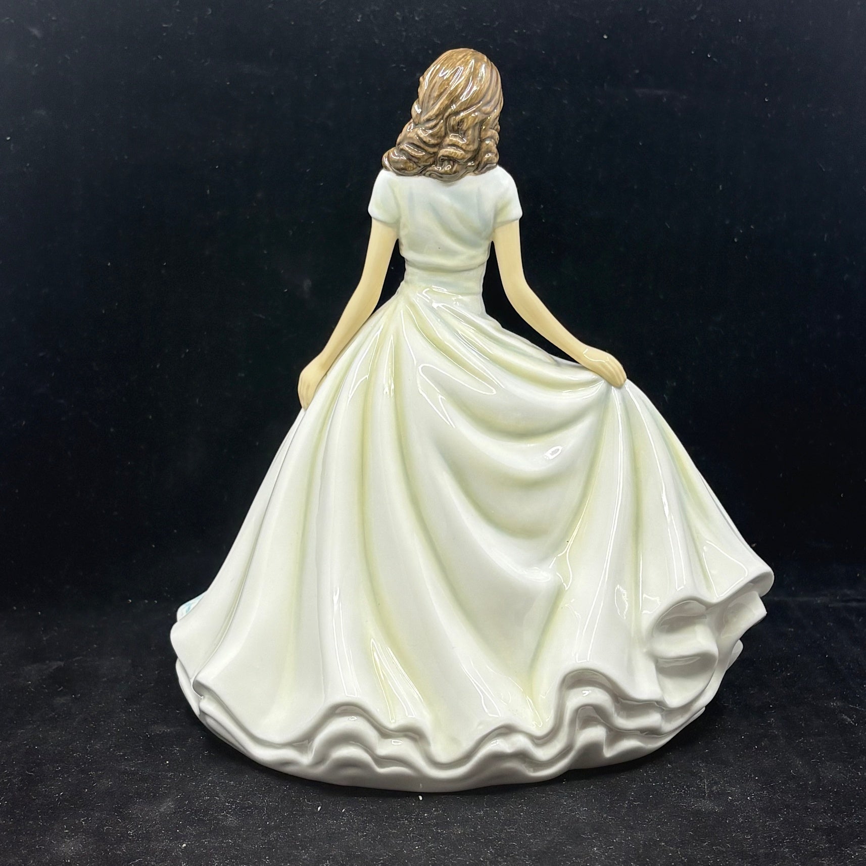 Royal Doulton Figurine Turqoiuse-December HN5908