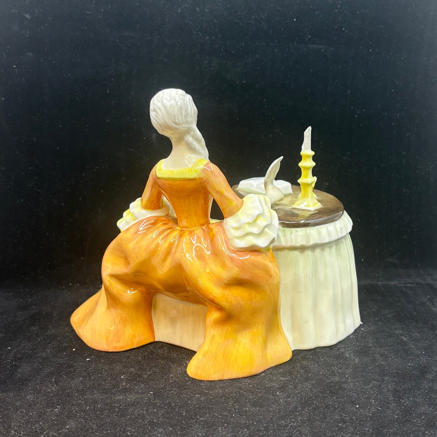 Royal Doulton Figurine Meditation HN2330 (1971-1983) - 5.75" Figurine