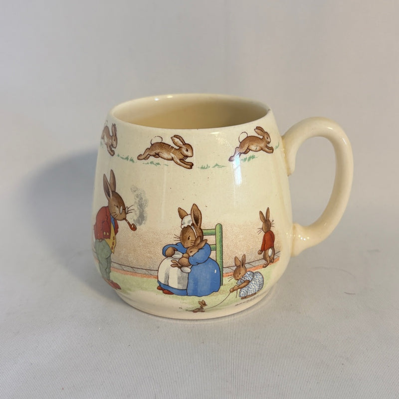 Feeding the baby/leap Frog Don Mug Royal Doulton Bunnykins