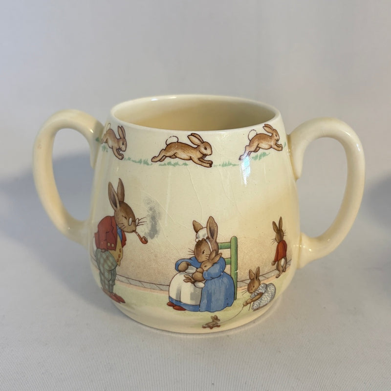 Feeding the baby/Raising Hat Don Mug Royal Doulton Bunnykins