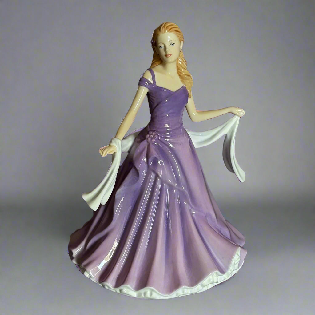 Royal Doulton Figurine Amanda HN5601 - William Cross