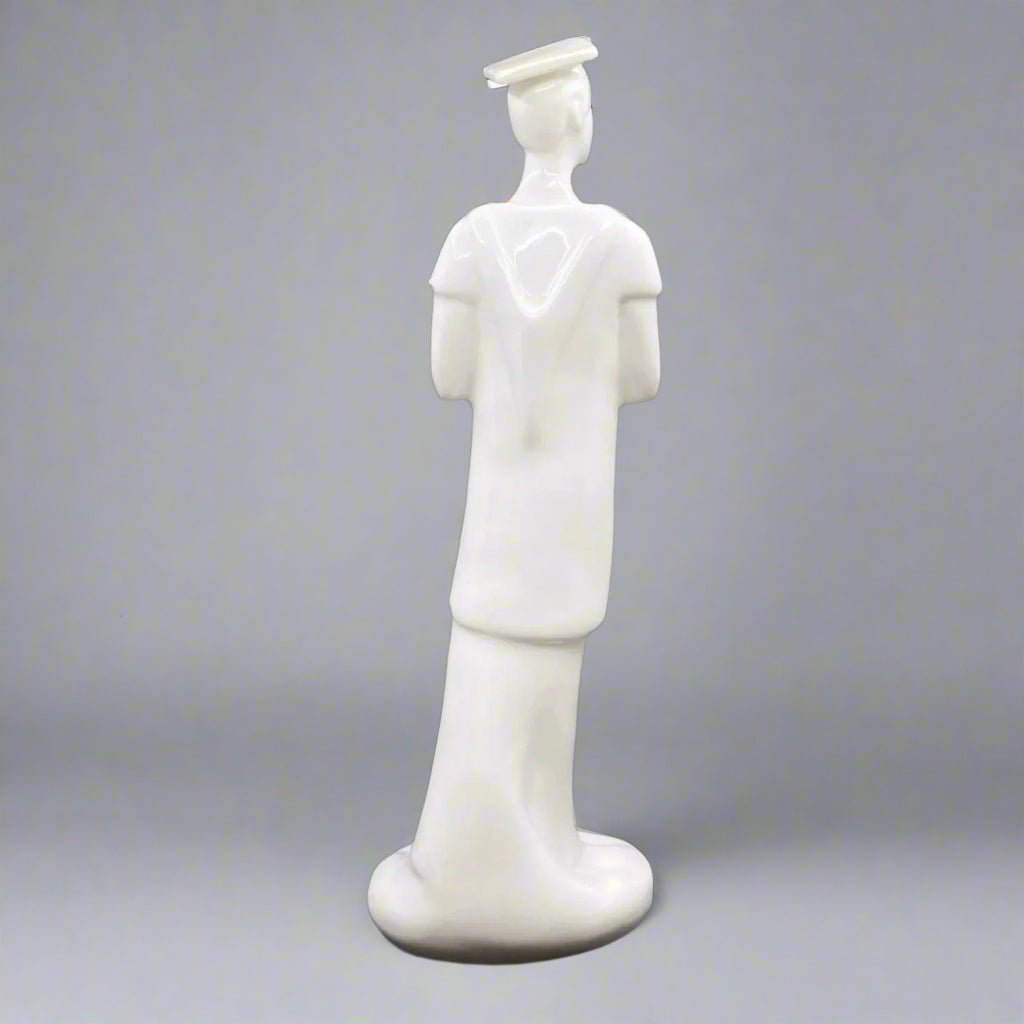 Royal Doulton Figurine The Graduate HN3959 - William Cross