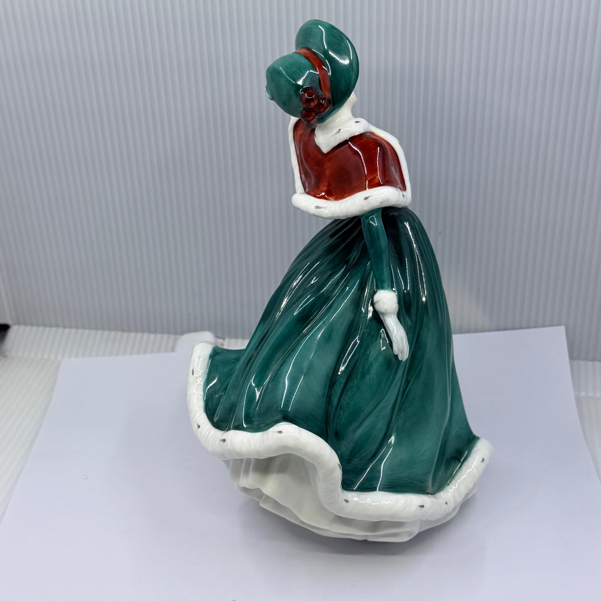 Royal Doulton Figurine Christmas Day 2001 HN4315