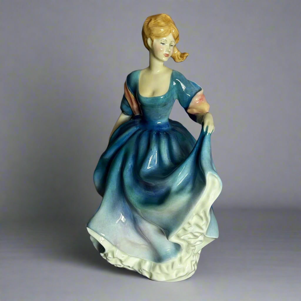 Royal Doulton Figurine Elizabeth HN2465 - William Cross