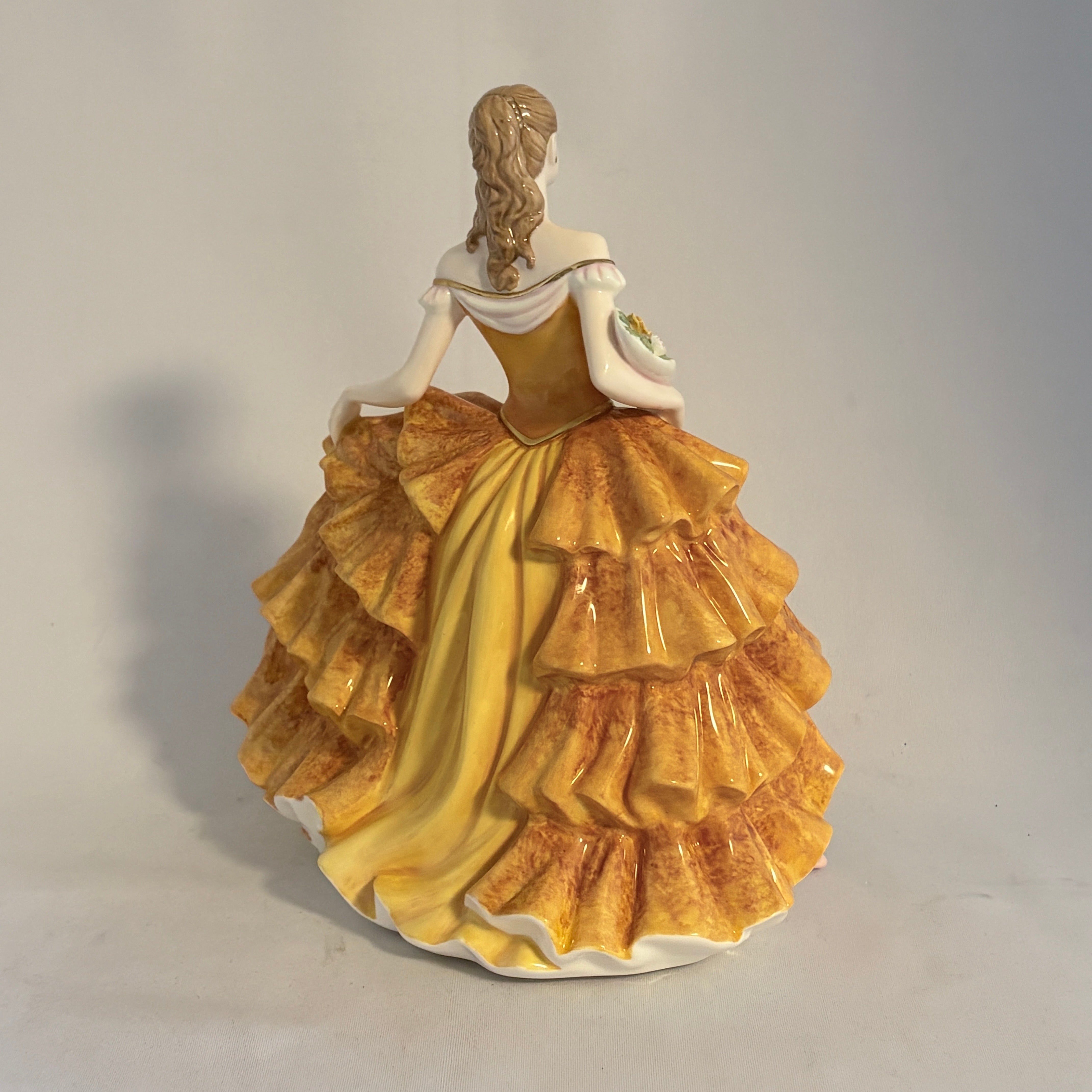Royal Doulton Figurine Happy Birthday 2009 HN5249