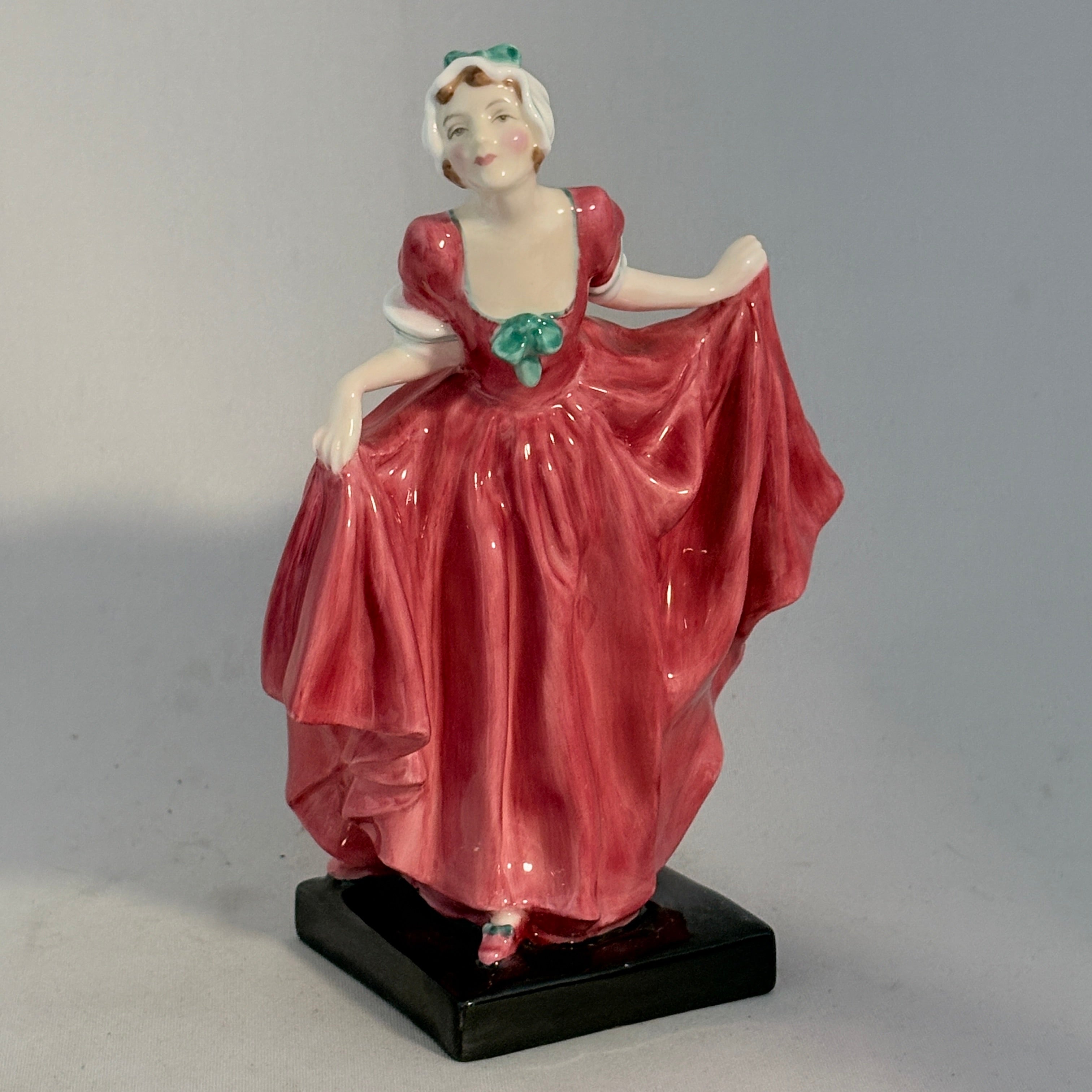 Royal Doulton Figurine Delight HN1772