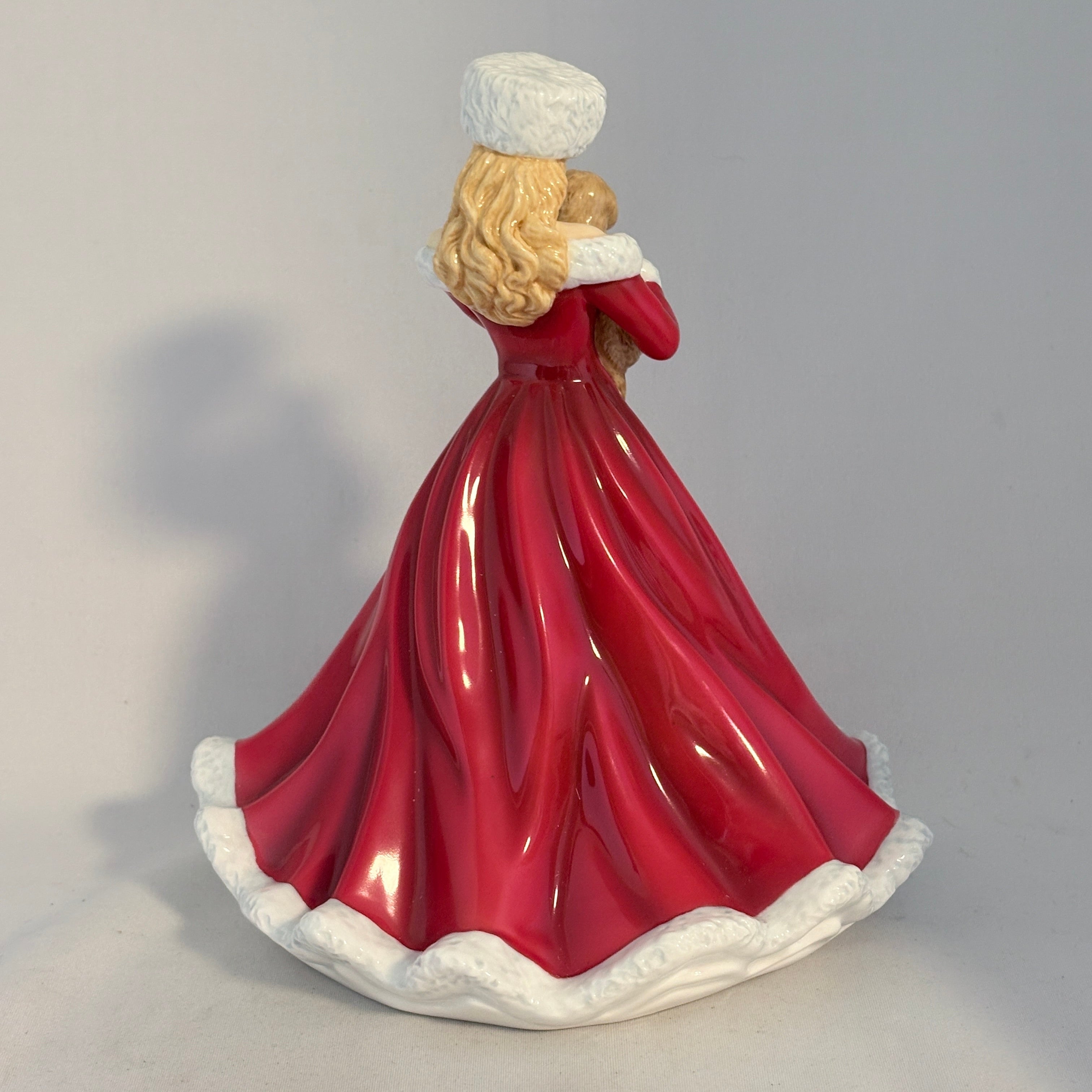 Royal Doulton Figurine Christmas Surprise HN5890