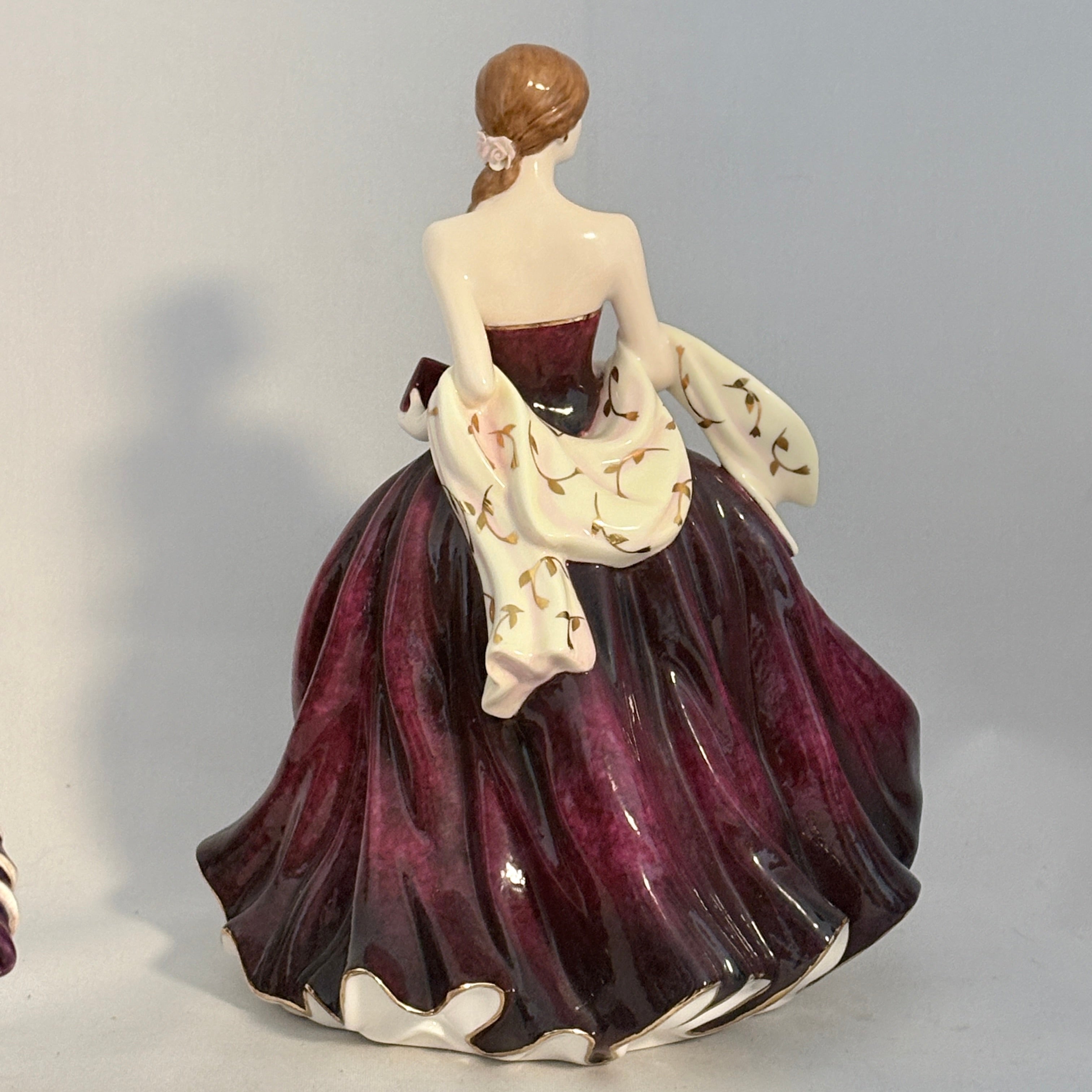 Royal Doulton Figurine Happy Birthday 2010 HN5377