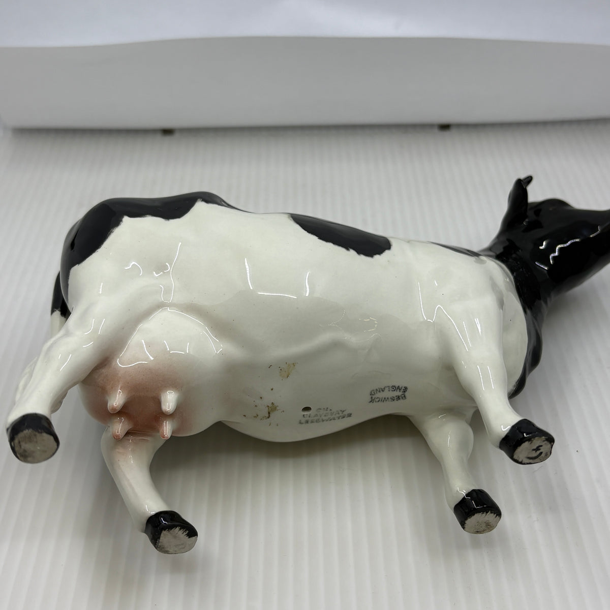 Beswick Friesian Cow Ch. Claybury Leegwater Model 1362A, detail view