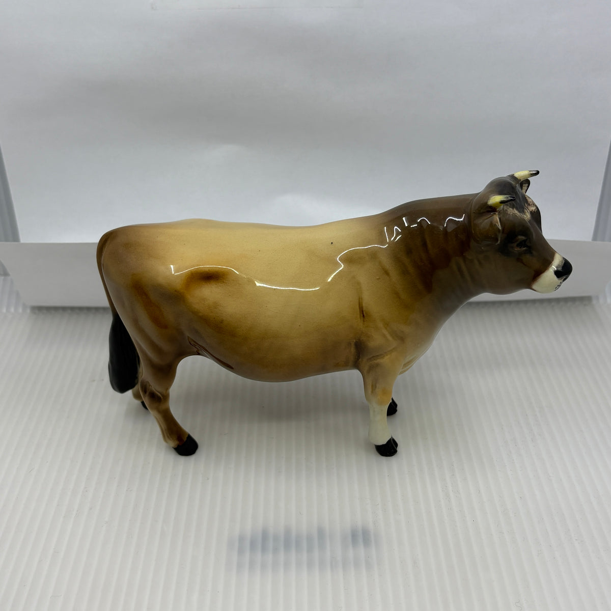 Beswick Jersey Bull Ch. Dunsley Coy Boy Model 1422, main view