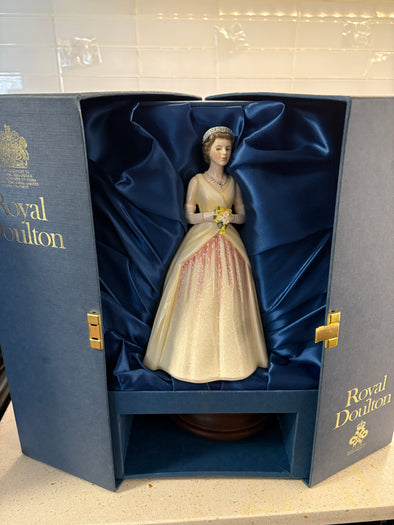 Royal Doulton Figurine HM Queen Elizabeth II HN3440