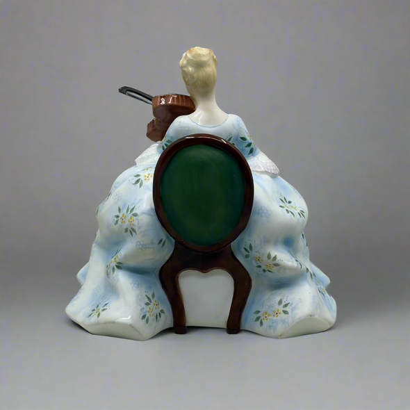 Royal Doulton Figurine Viloa D Amour HN2797 - William Cross