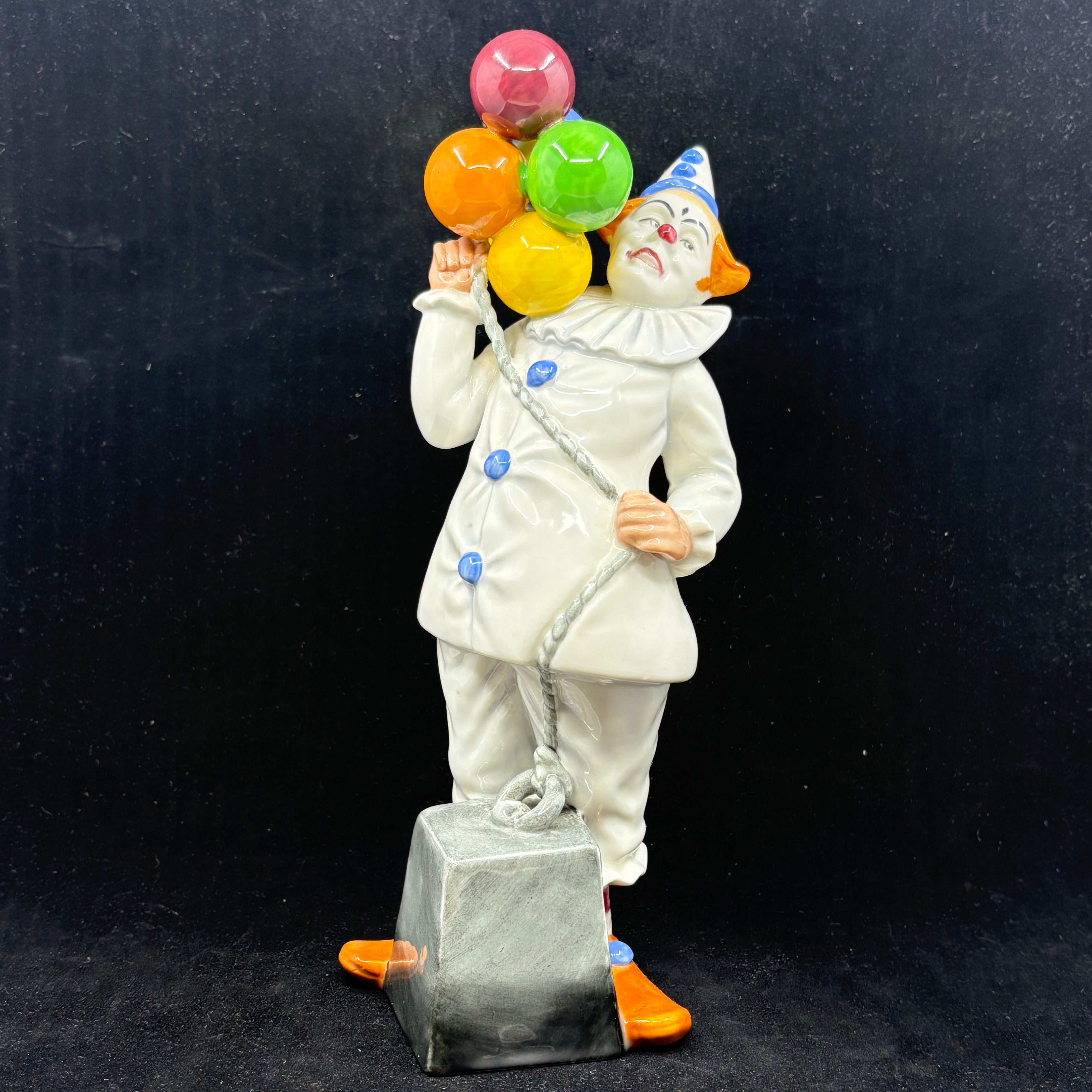 Royal Doulton Figurine Balloon Clown HN2894