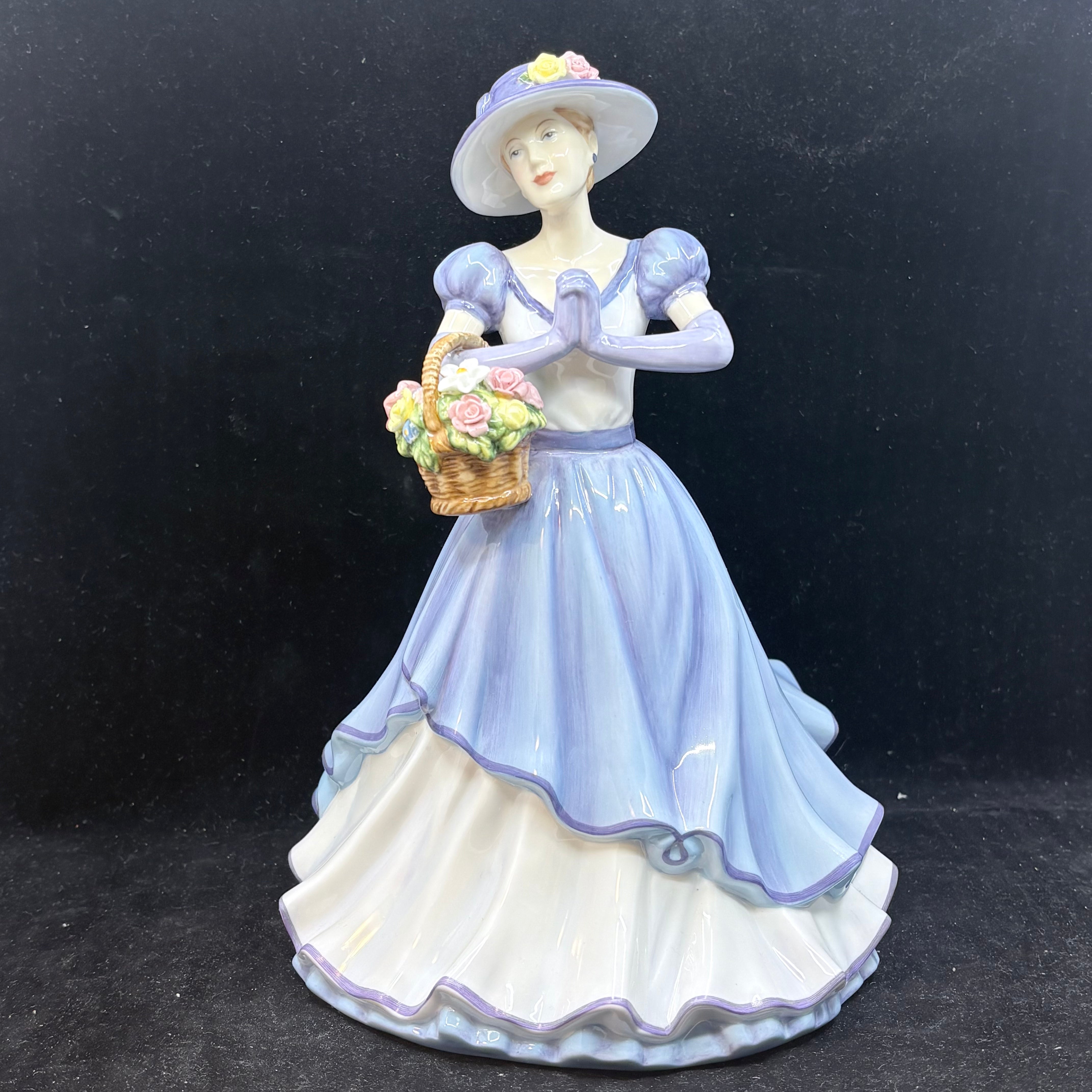 Royal Doulton Figurine Happy Birthday HN5428 - William Cross