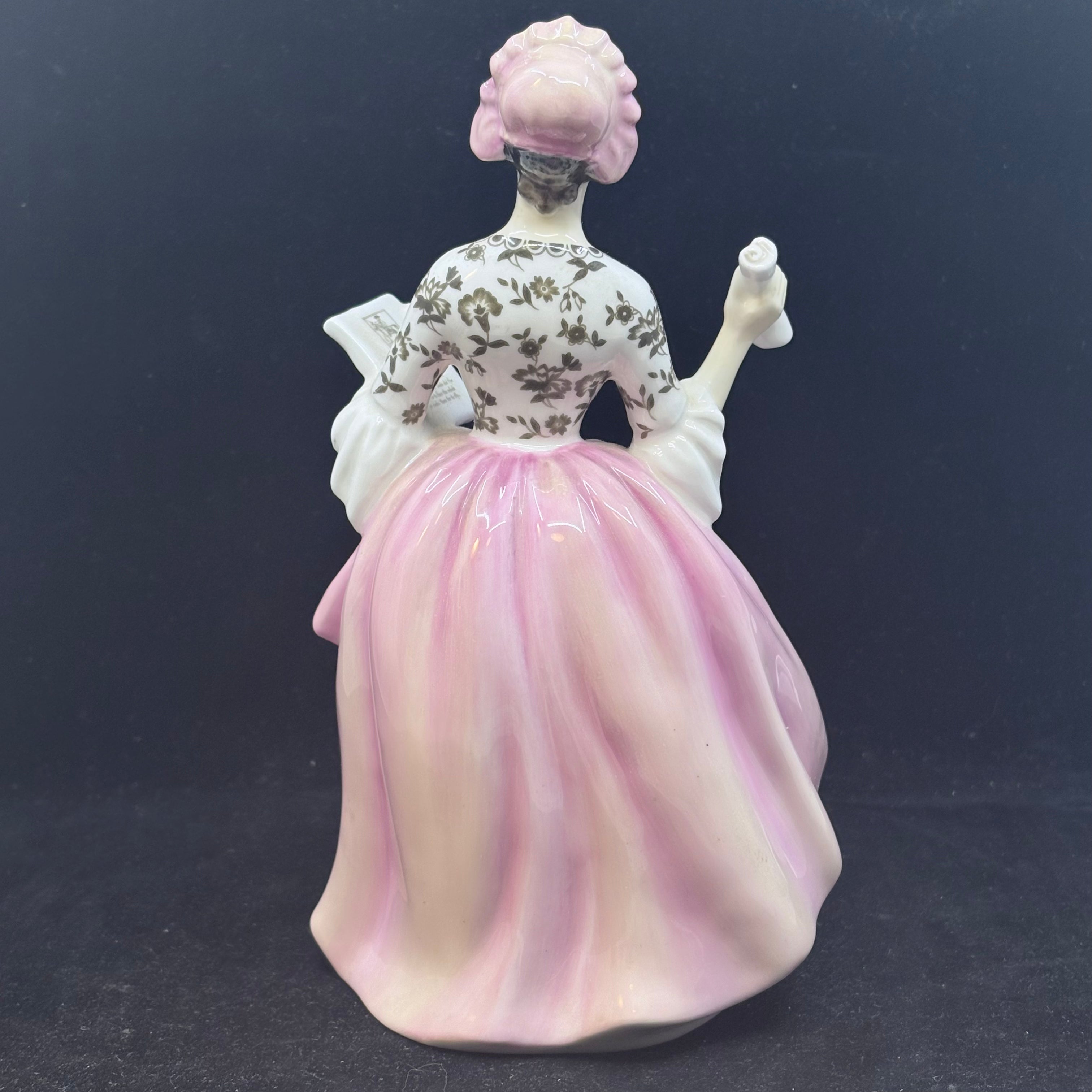 Royal Doulton Figurine Ballad Seller Hn2266