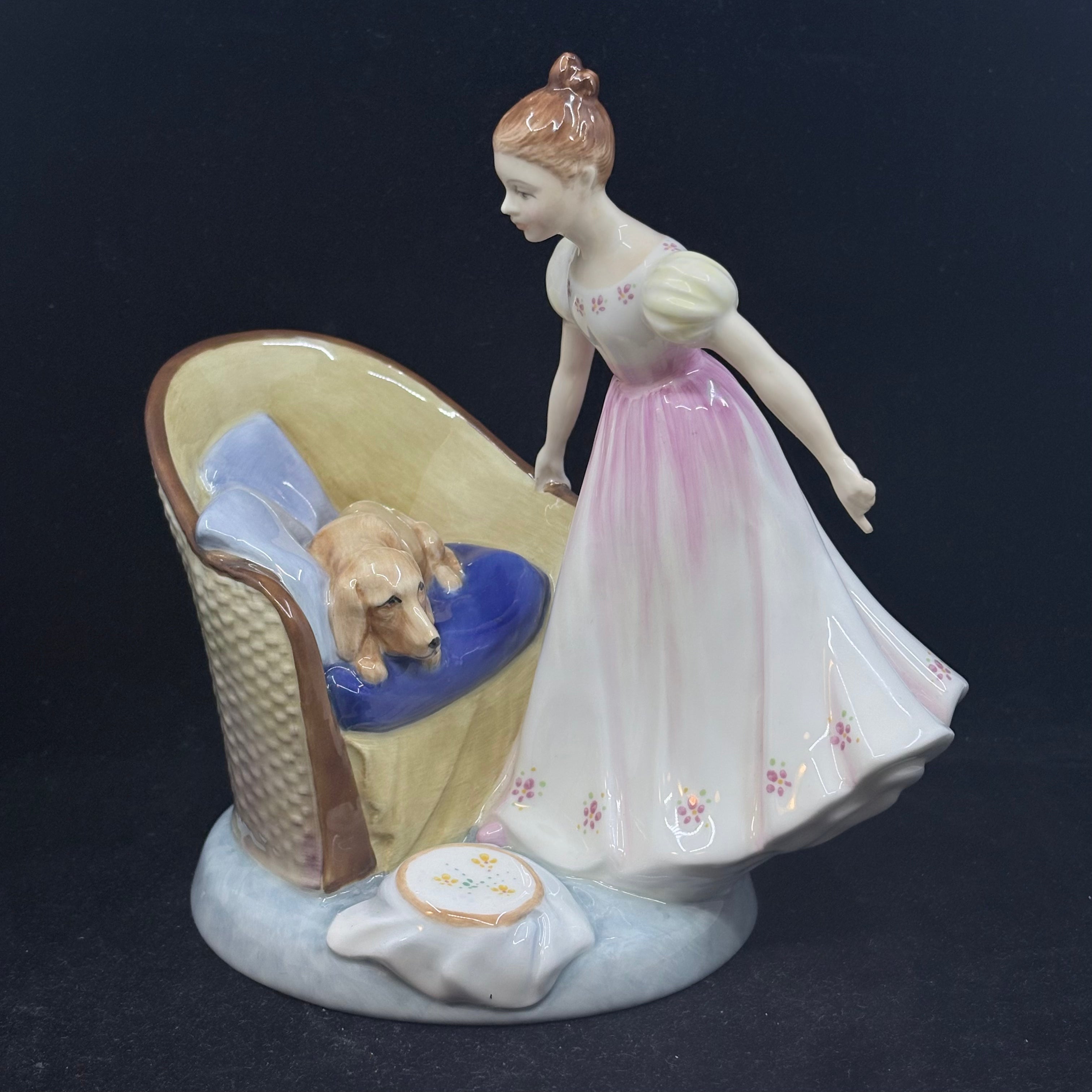 Royal Doulton Figurine Beat you To it HN2871 - William Cross