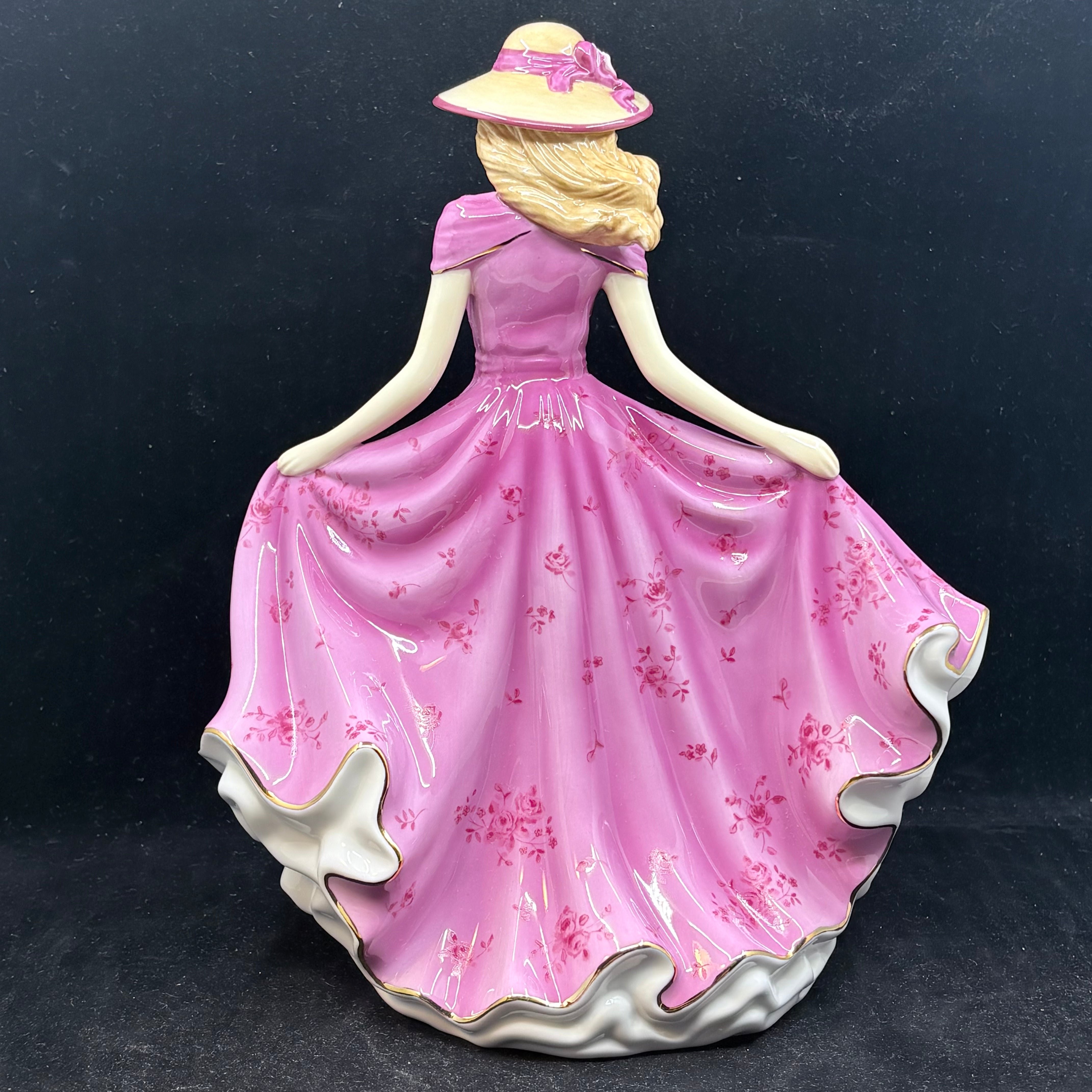 Royal Doulton Figurine Elzabeth HN5671 - William Cross