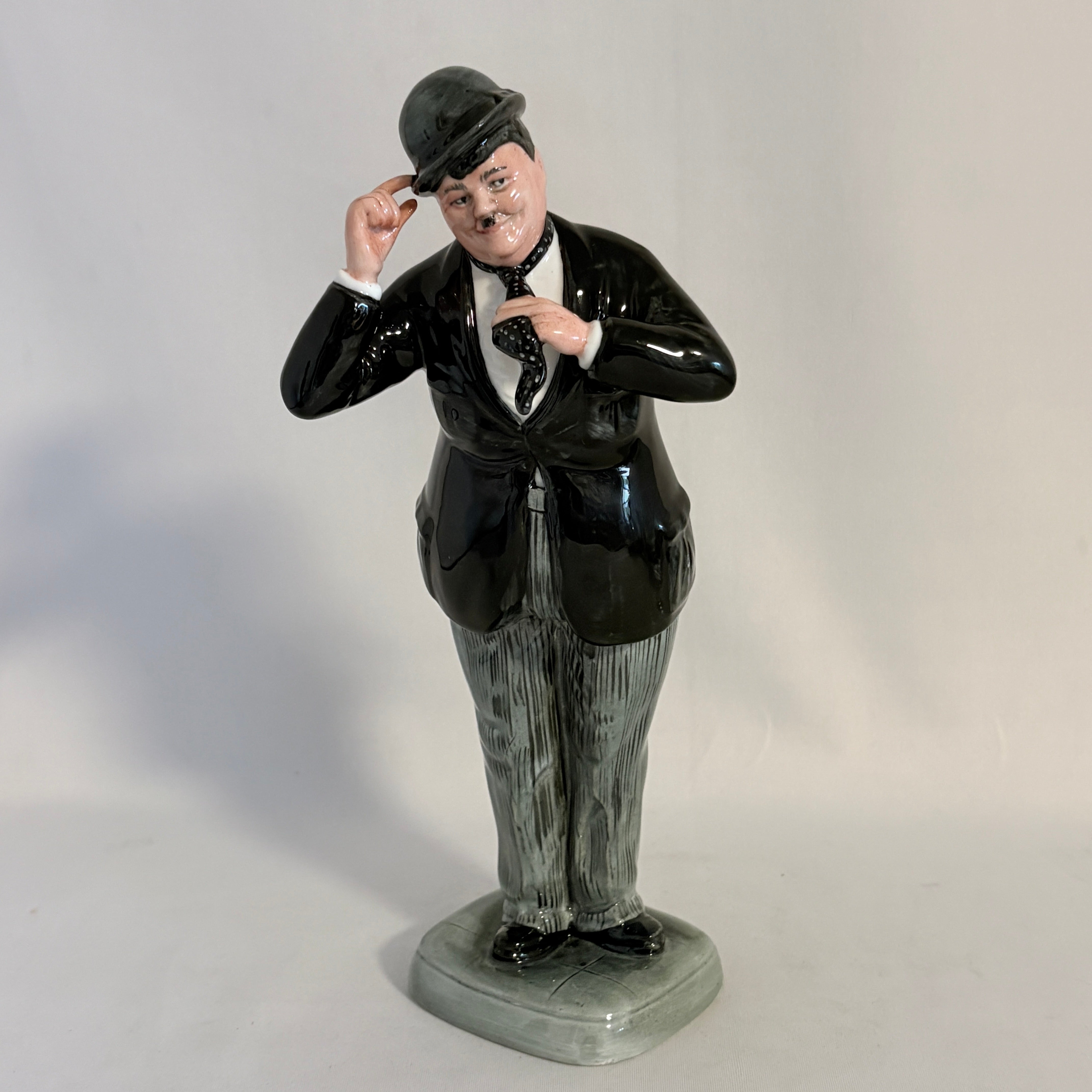 Royal Doulton HN2775 Oliver Hardy – Entertainers Figurine