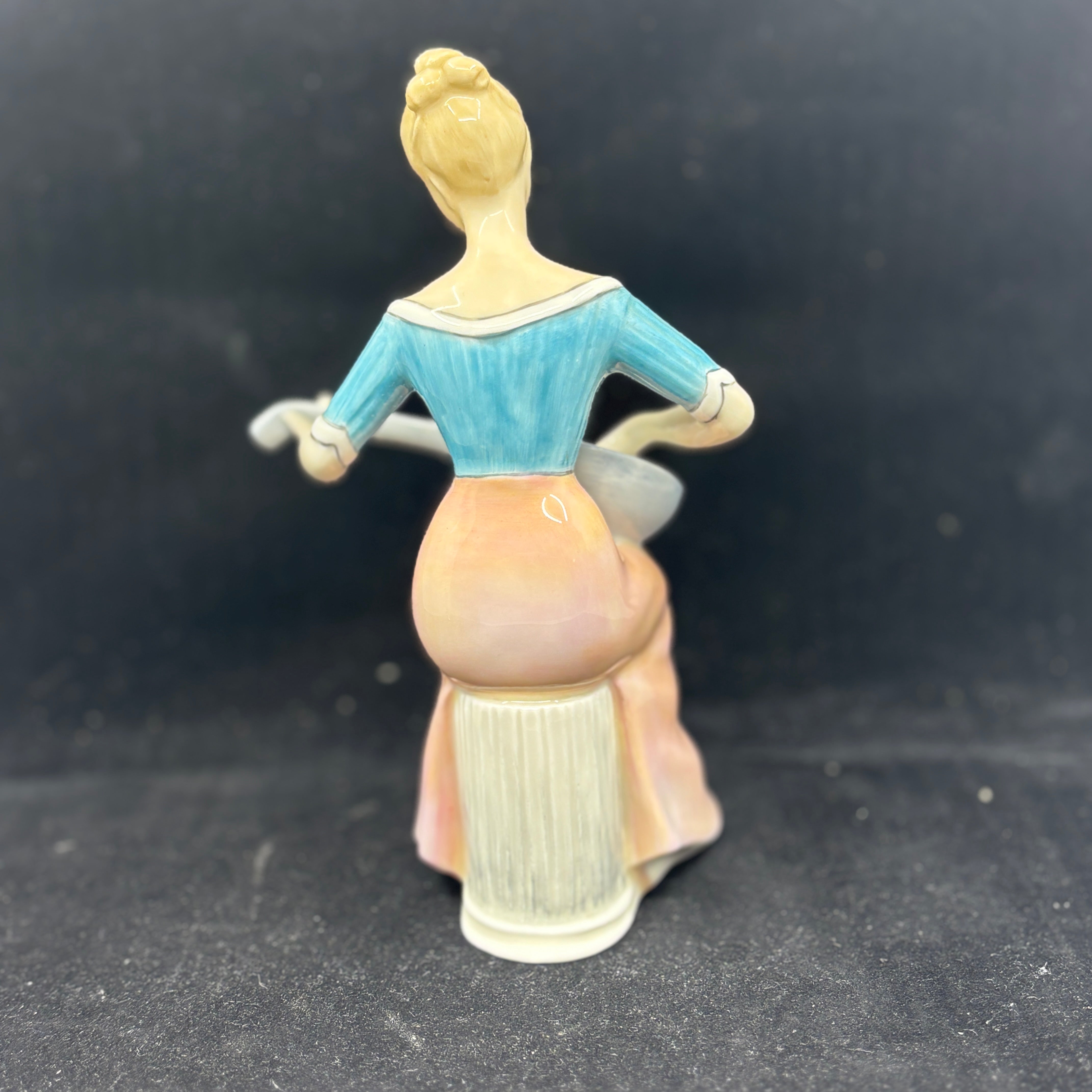 Royal Doulton Figurine Melody HN2202 - William Cross