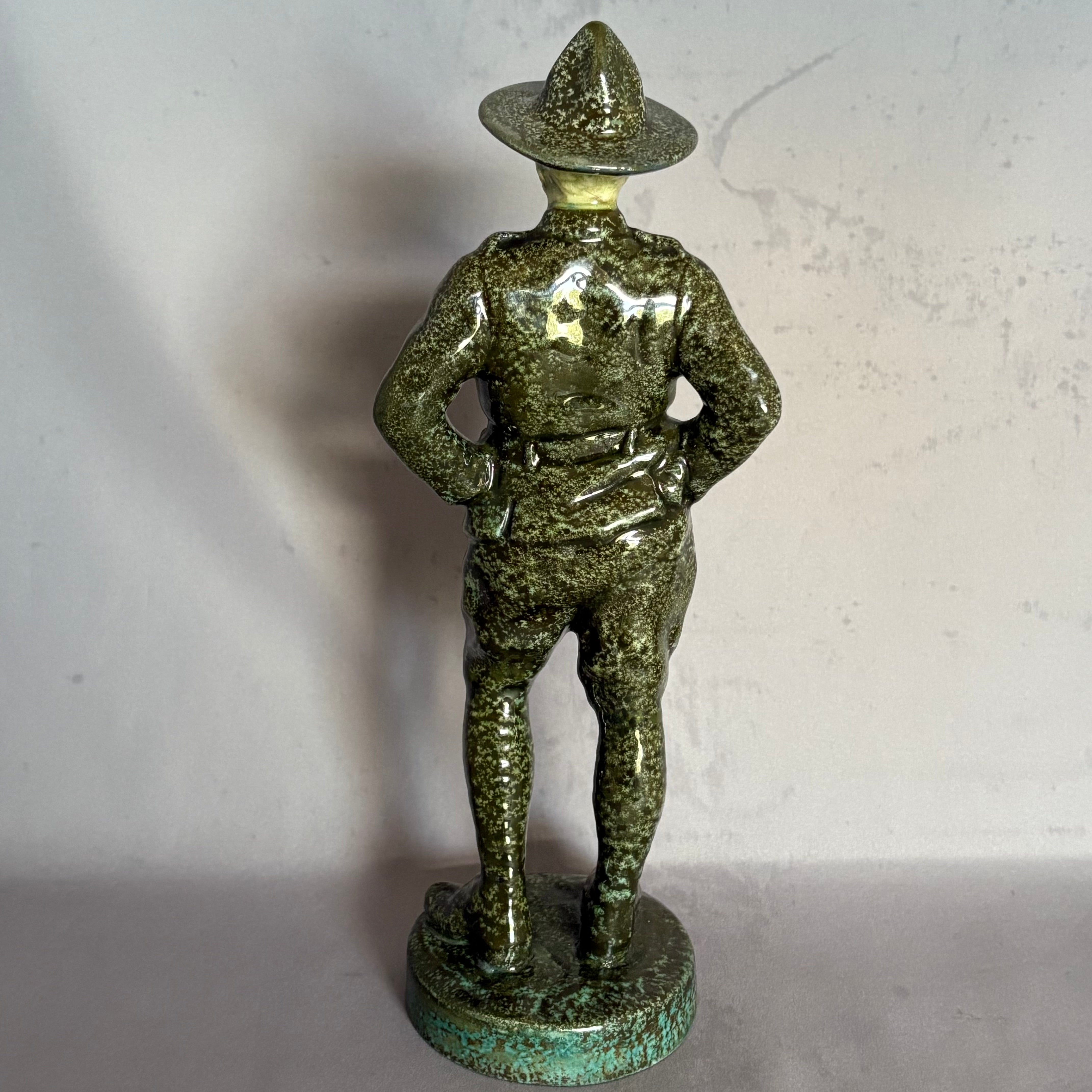 Royal Doulton Figurine Digger New Zealnd HN321 - William Cross