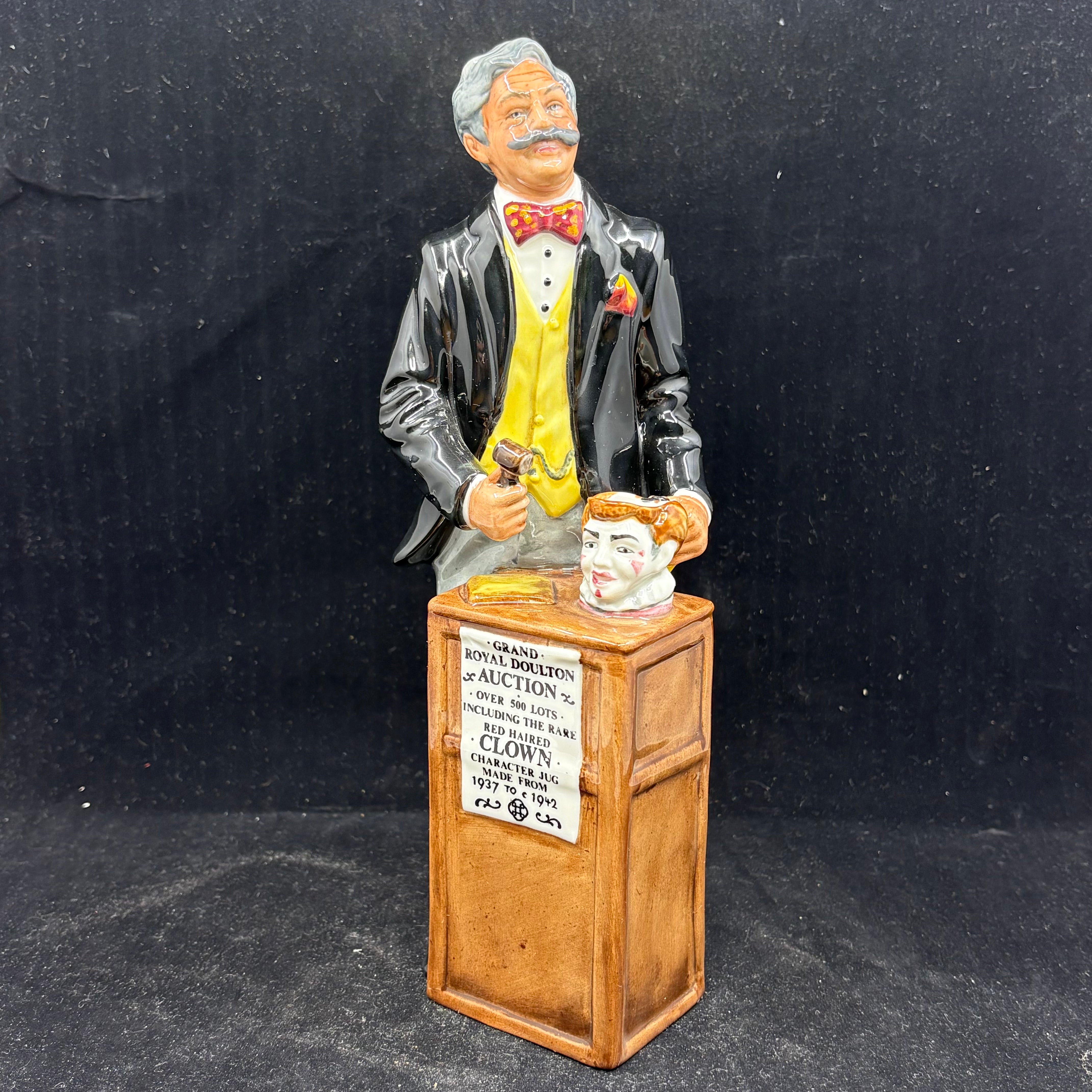 Royal Doulton Figurine Auctioneer HN2988 - William Cross