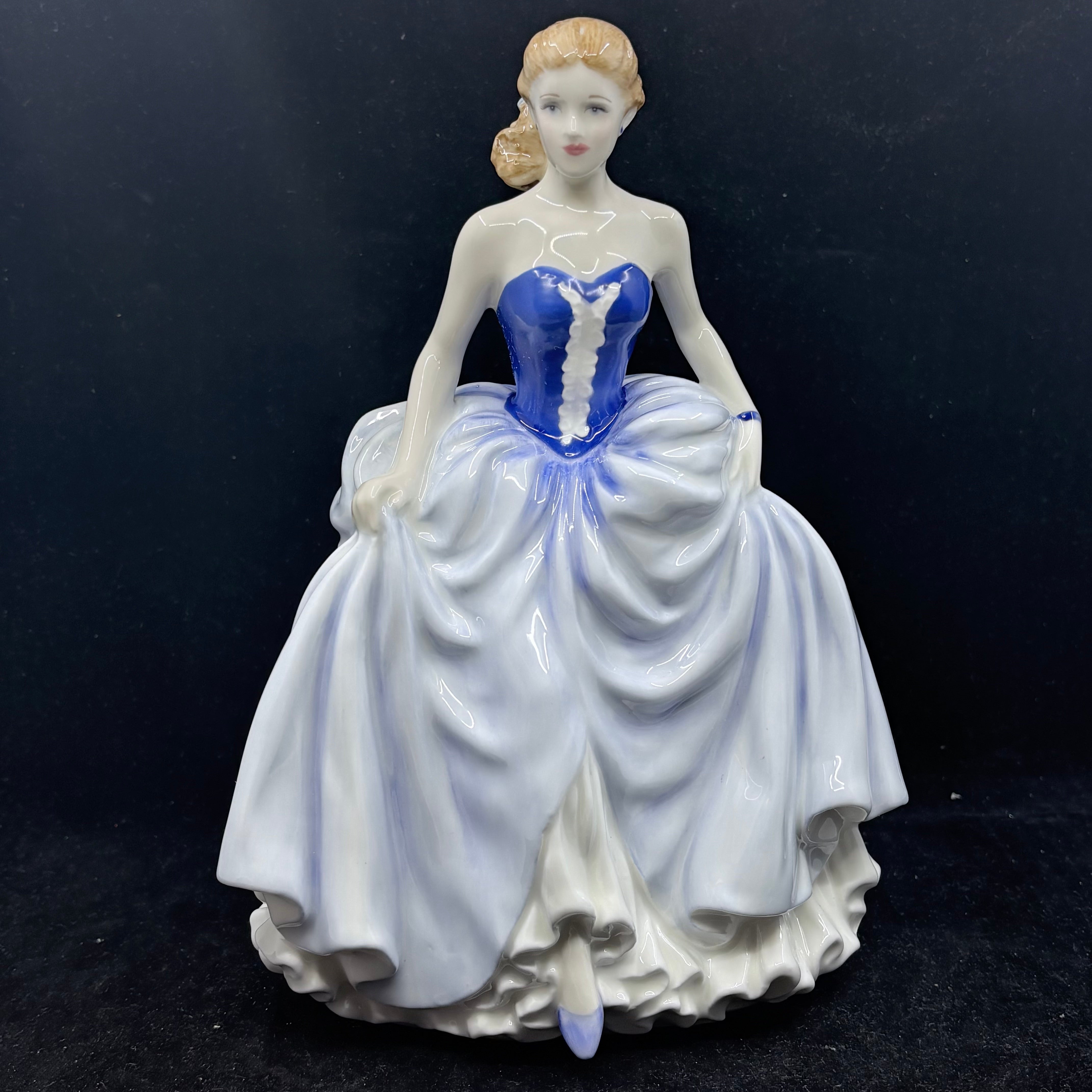 Royal Doulton Figurine Susan HN4532 - William Cross