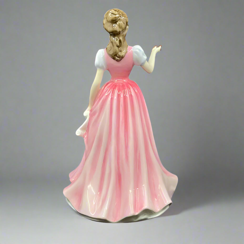 Royal Doulton Figurine Sweet Music HN4302 - William Cross - Lowest Prices 