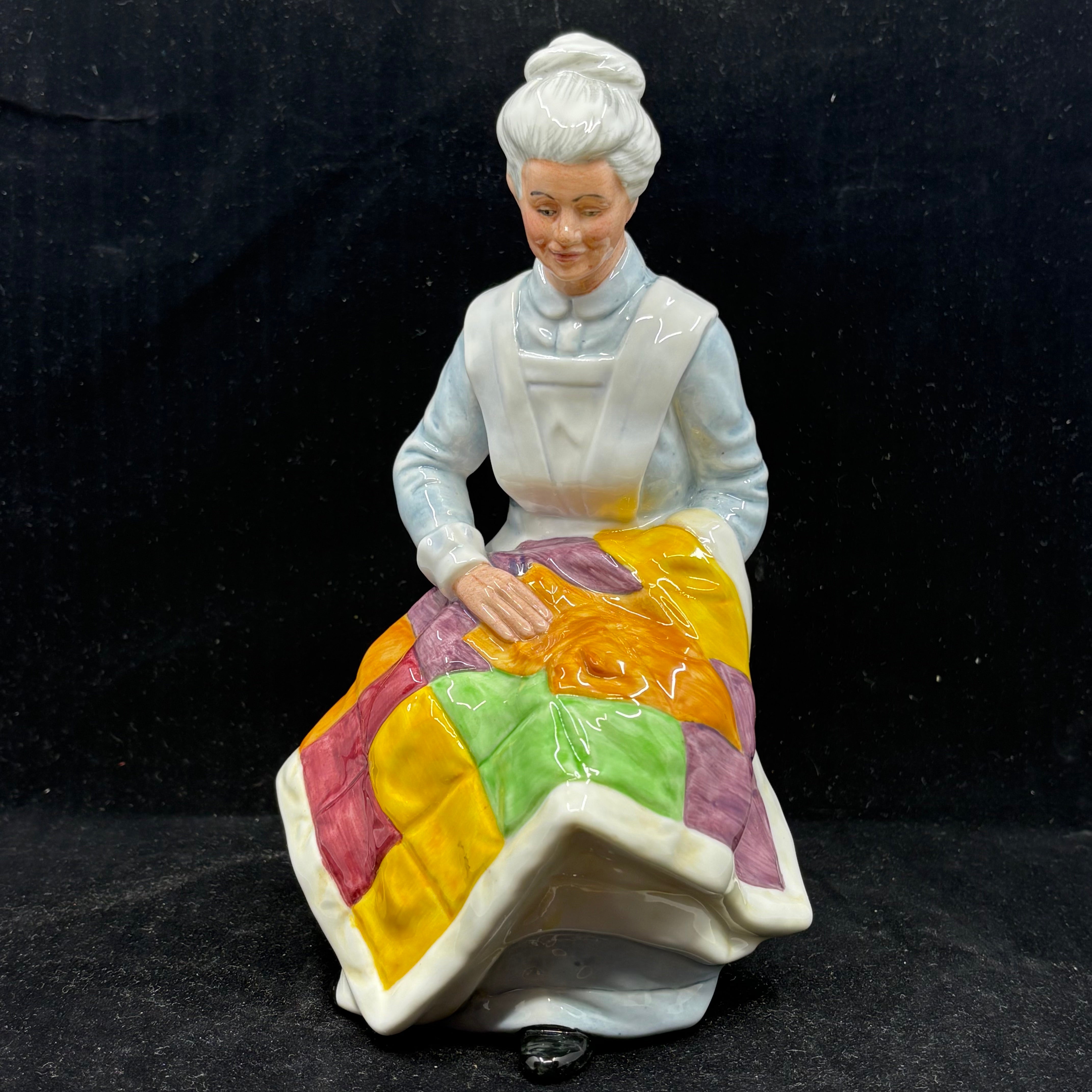 Royal Doulton Eventide HN2814 ( 1977- 1991 ) - 7.75" Figurine _ William Cross 