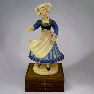 Royal Doulton Figurine Breton Dancer HN2388 - William Cross