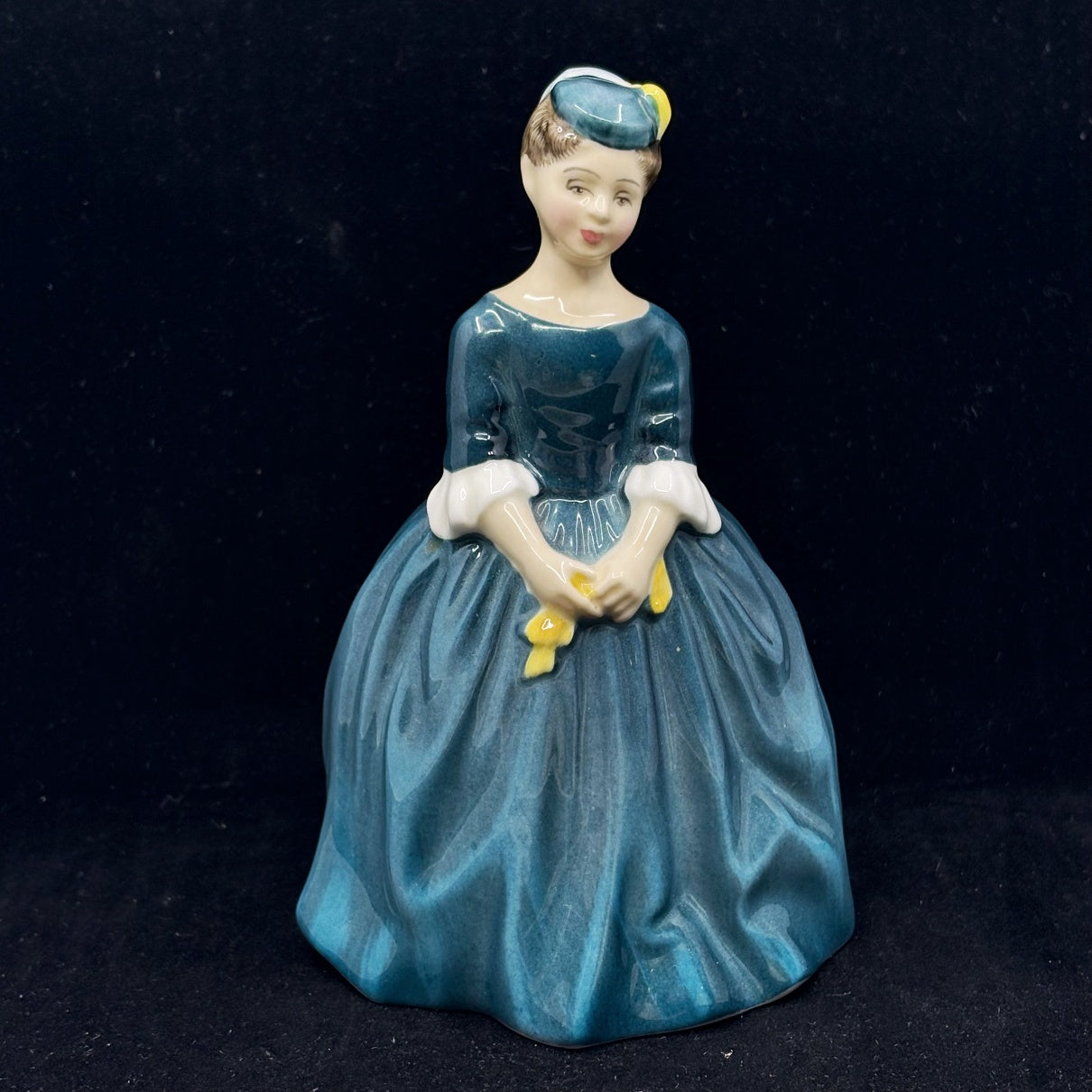 Royal Doulton Figurine Cherie HN2341 - William Cross
