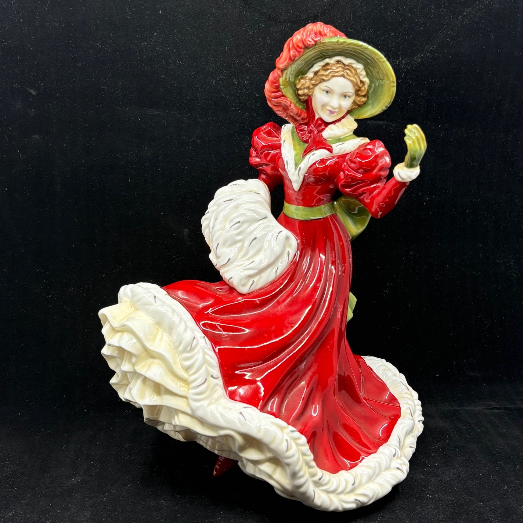 Royal Doulton Figurine Christmas Day 2005 HN4723 - William Cross