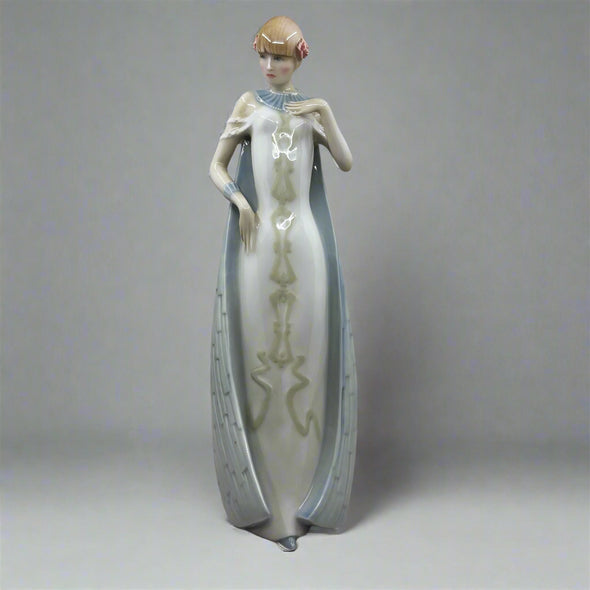 Royal Doulton Figurine Debut HN3026 - William Cross