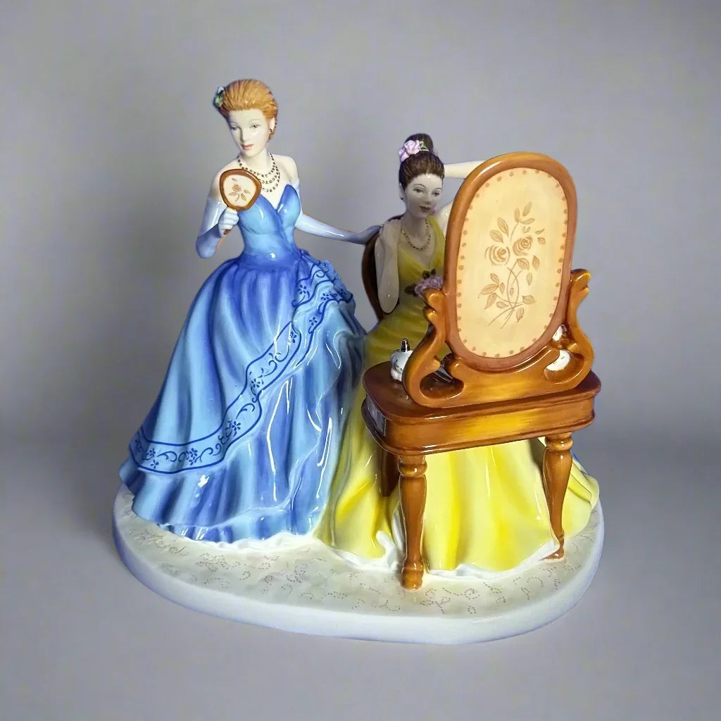 Royal Doulton Figurine Dressing for the Ball HN5580 - William Cross 