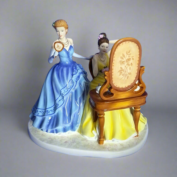 Royal Doulton Figurine Dressing for the Ball HN5580 - William Cross 