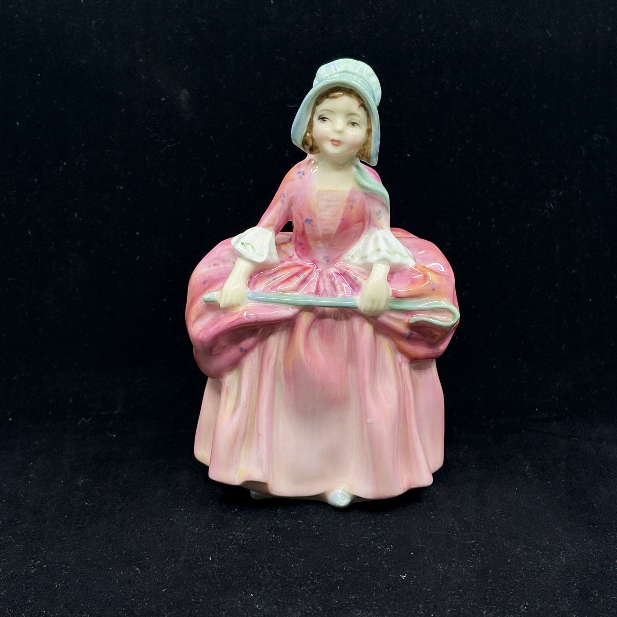 Royal Doulton Figurine Little Bo-Peep HN1811 - William Cross
