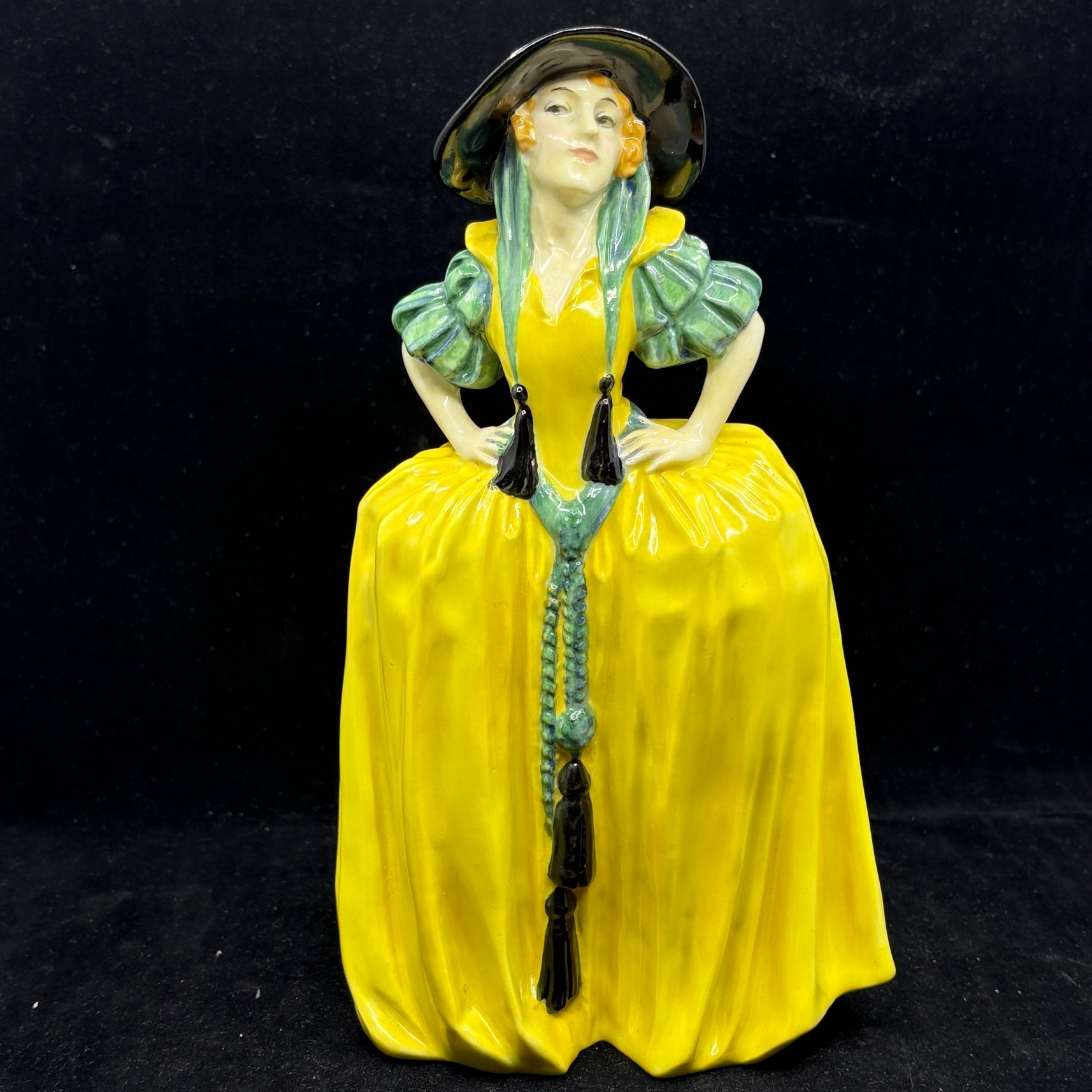 Royal Doulton Figurine Patricia HN1414 - William Cross