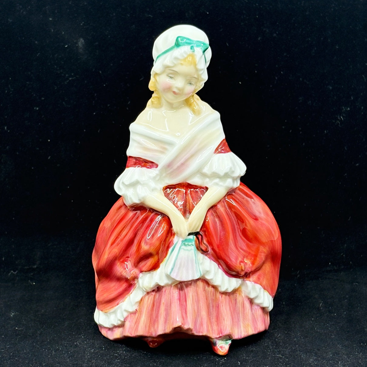 Royal Doulton Figurine Peggy HN2038 - William Cross
