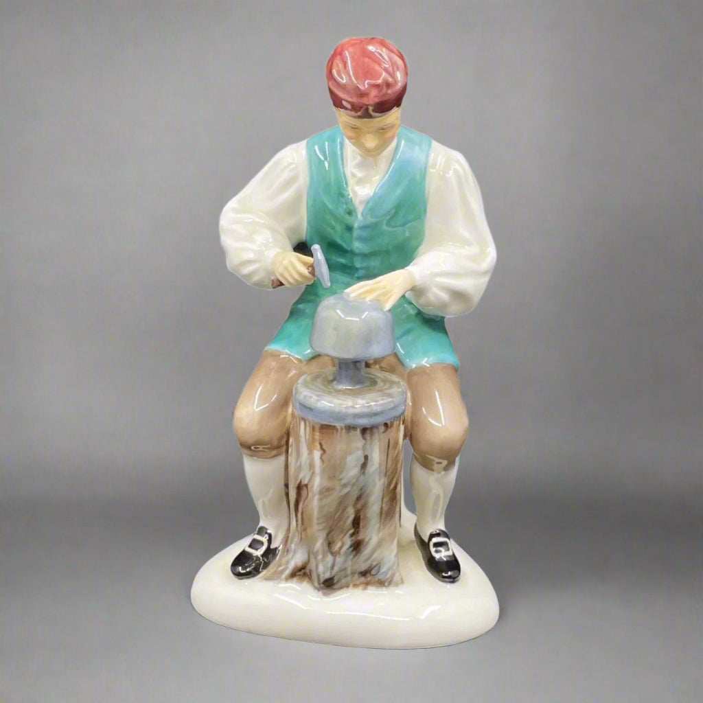 Royal Doulton Figurine Silversmith from Williamsburg HN2208 - William Cross