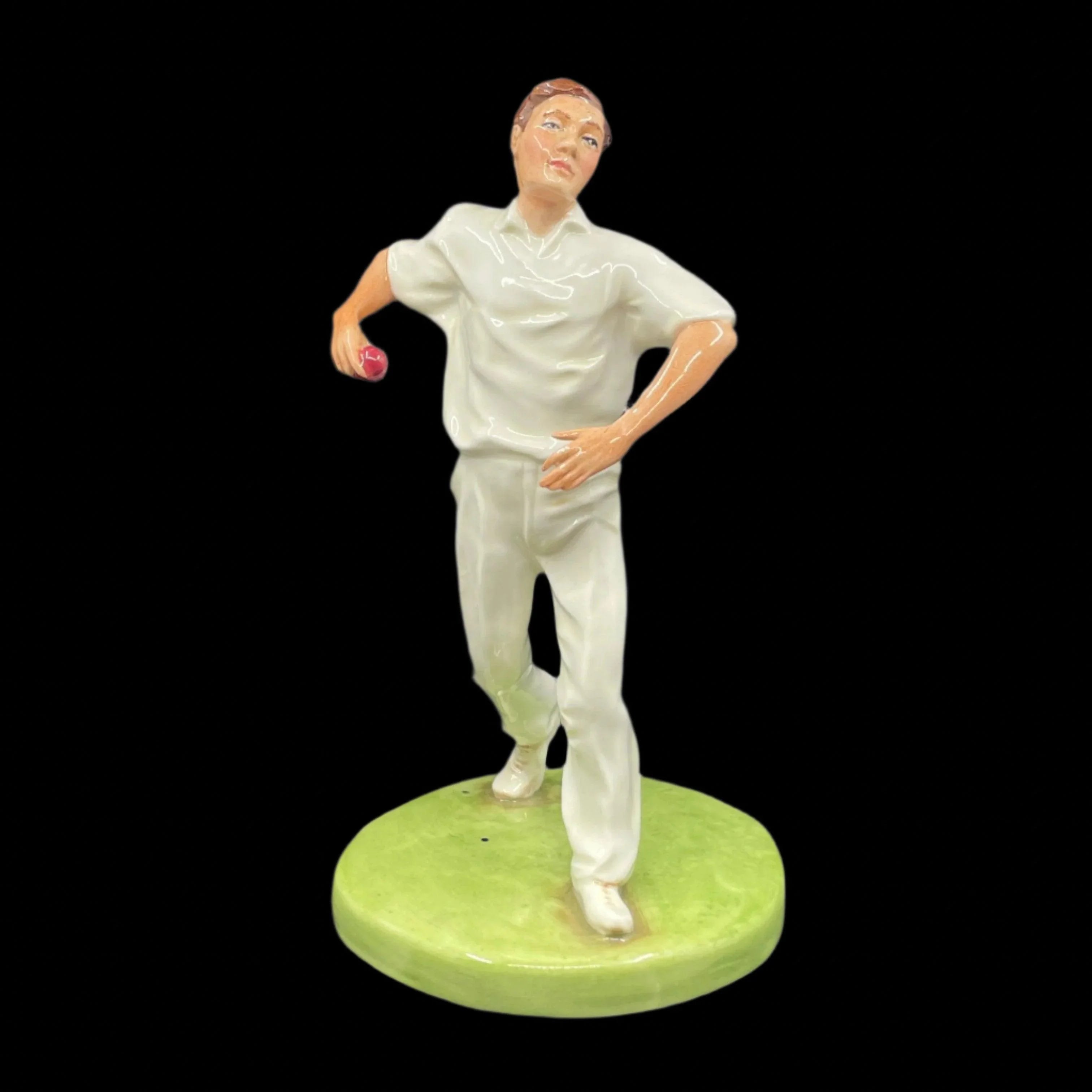Royal Doulton Figurine The Bowler HN4365 - William Cross