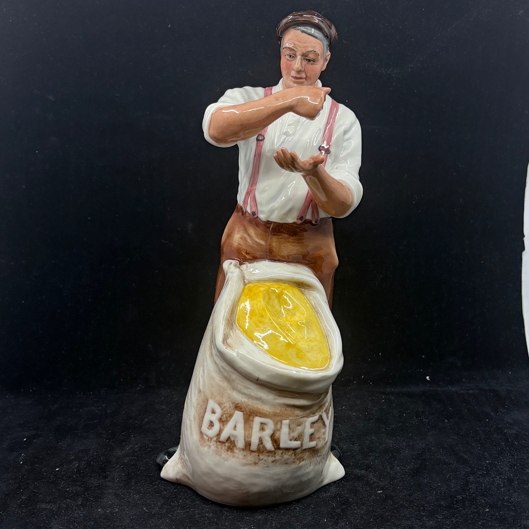 Royal Doulton Figurine The Farmer HN3195 - William Cross