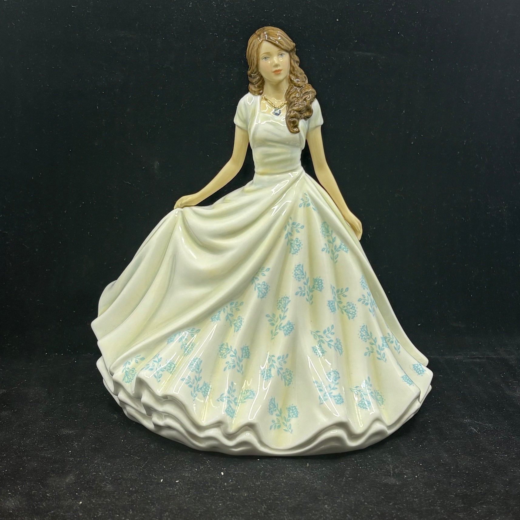 Royal Doulton Figurine Turqoiuse-December HN5908 - William Cross