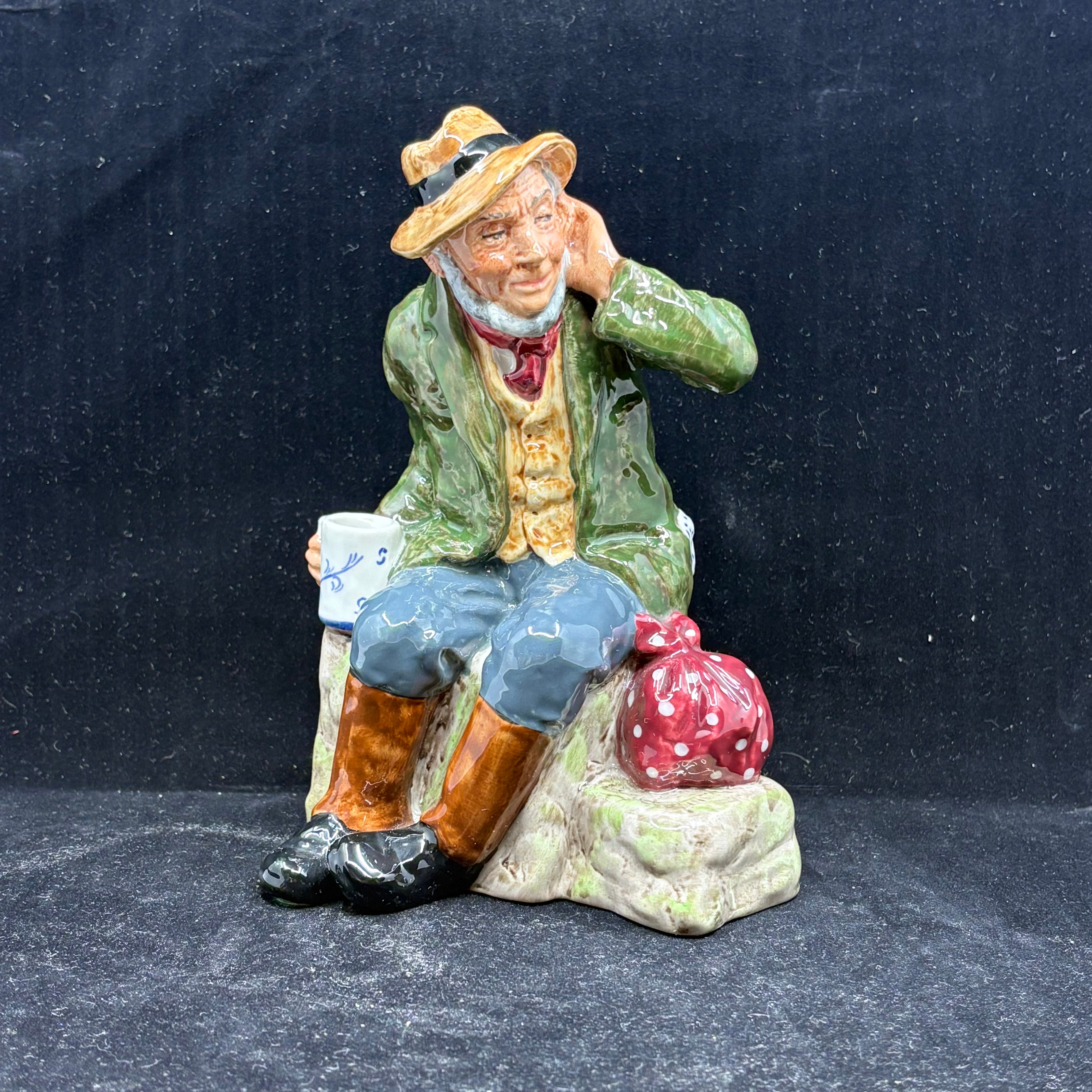 Royal Doulton Owd Willum HN2042 (1949-1973) - 6.75" Figurine - William Cross